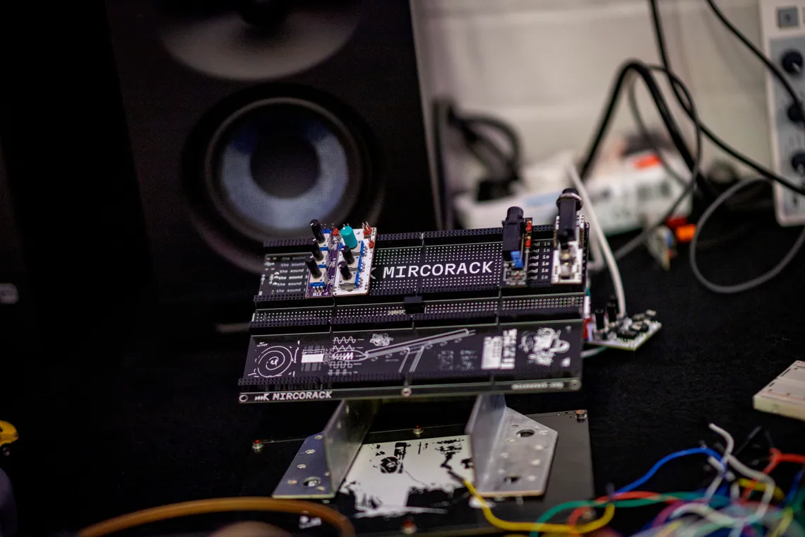 Itsy-bitsy modules for modular synthesis enthusiasts